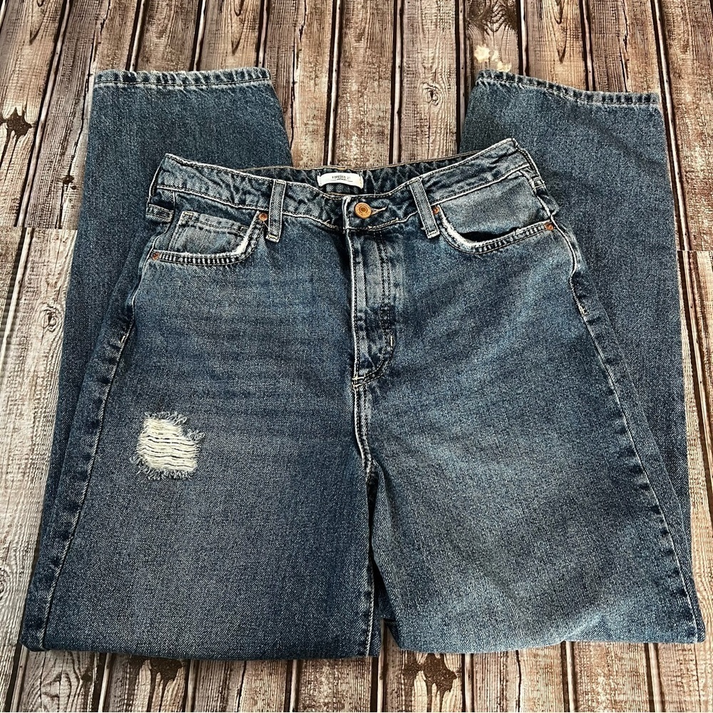 Forever 21 Mid Wash High Rise Distressed Straight Cut Mom Jeans size 2 *